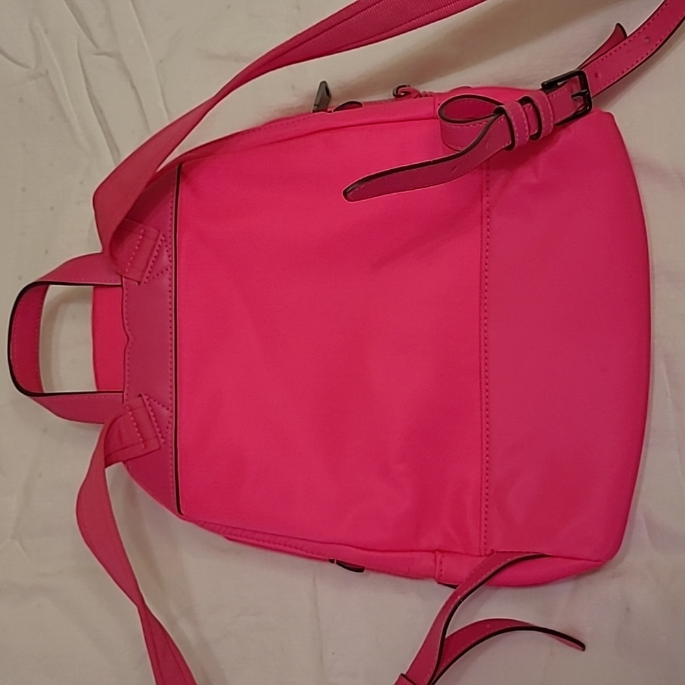 Backpack - Picture 3 of 8